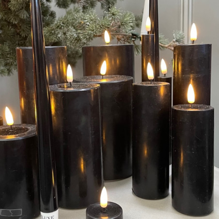 Echtwachs-LED-Stumpenkerze | Deluxe Homeart | schwarz 15cm